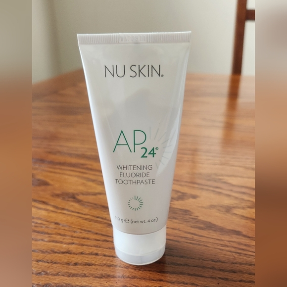 NuSkim AP24 Whiteming Fluoride Toothpaste - Picture 1 of 3